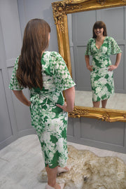 Hope & Ivy Green Contrast Print Flutter Sleeve V-Neck Tie Back Midi Dress - 7700 Nellie