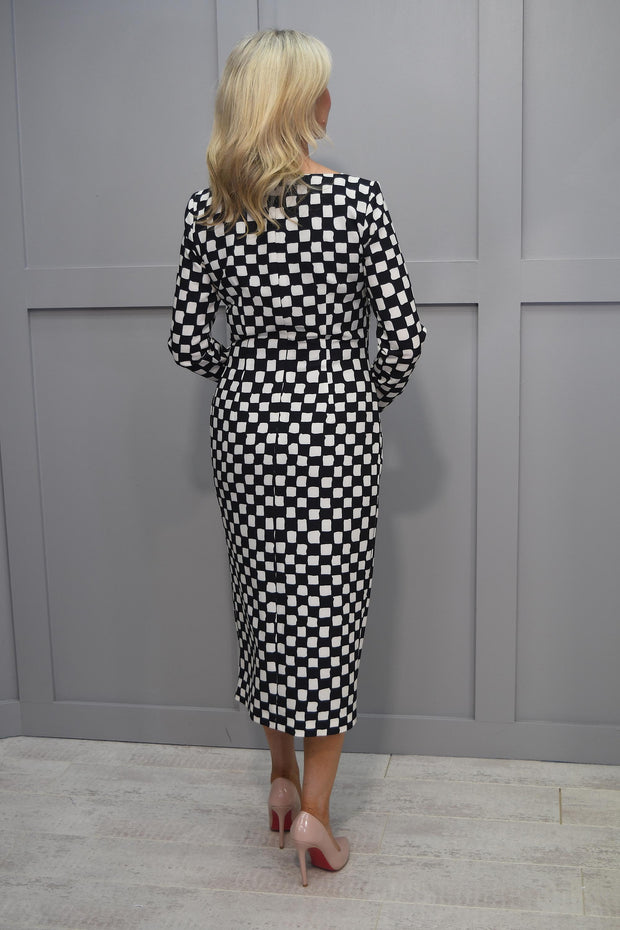 Carla Ruiz Black & Cream Checkered Dress with Ruched Detail - 50057